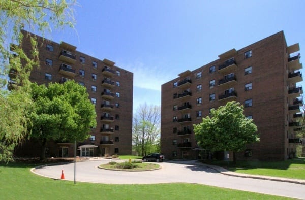 Two eight storey apartment buidings with 122 units